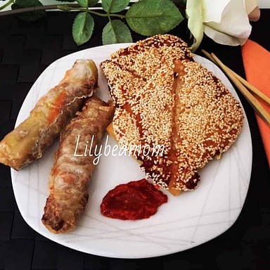 Involtini primavera e toast di gamberetti con sesamo