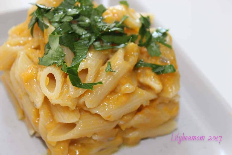 Pasta alla zucca e gorgonzola | paninisopraffini.com