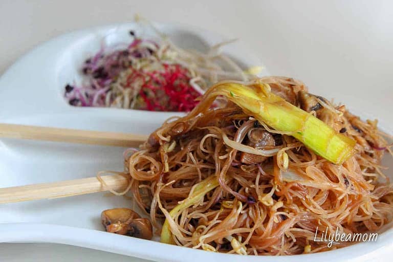 Spaghetti di riso con germogli misti | paninisopraffini.com
